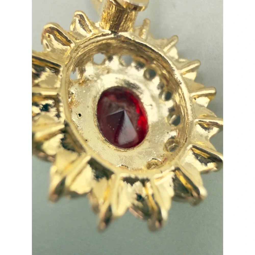 Gold Tone Red Oval Stone Enhancer Pendant Clear Rhinestone Halo Sunburst 1 Inch